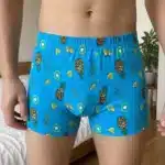 Tyrkysové ovocné bambusové boxerky na modeli